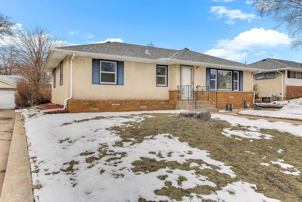 Photo of 1651 Darlene Street, Saint Paul, MN 55119 (MLS # 7017135)