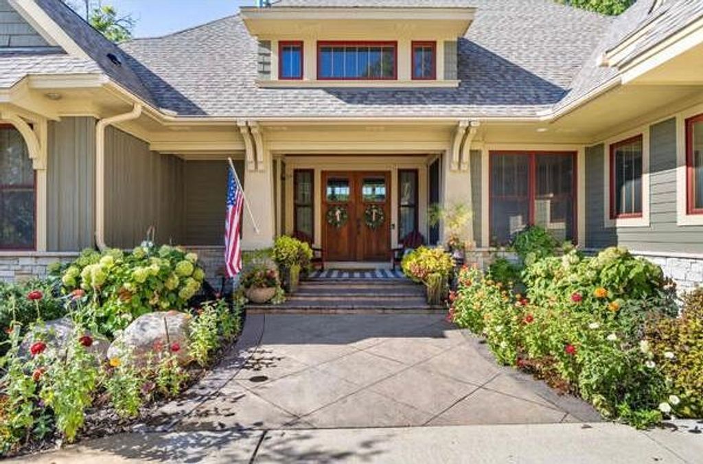 Photo of 12255 Ethan Avenue N, White Bear Lake, MN 55110 (MLS # 7006049)