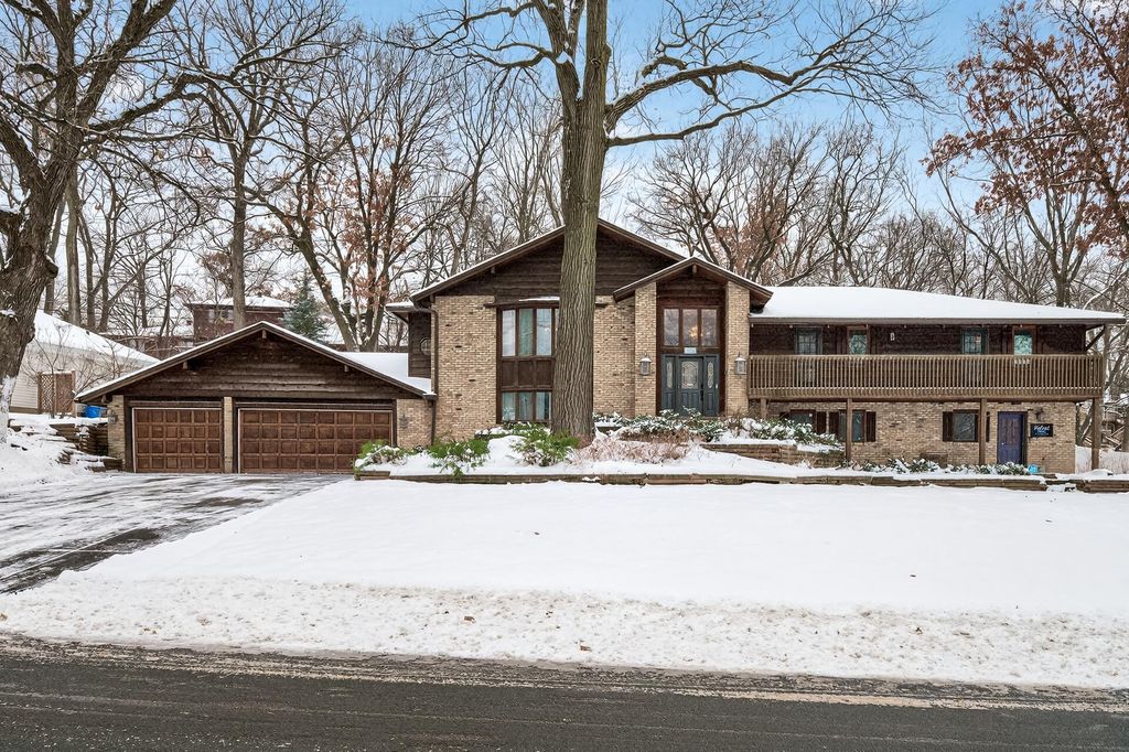 Photo of 209 E 135th Street, Burnsville, MN 55337 (MLS # 6824470)