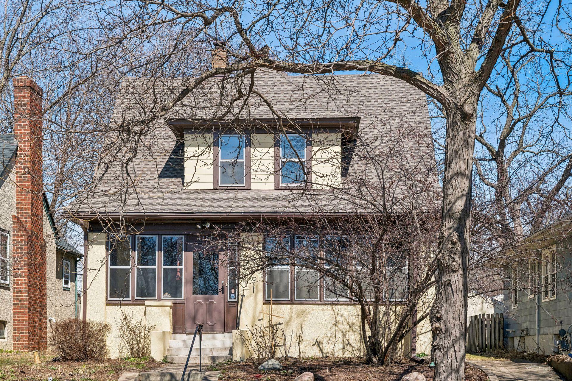 1307 Seminary Avenue
