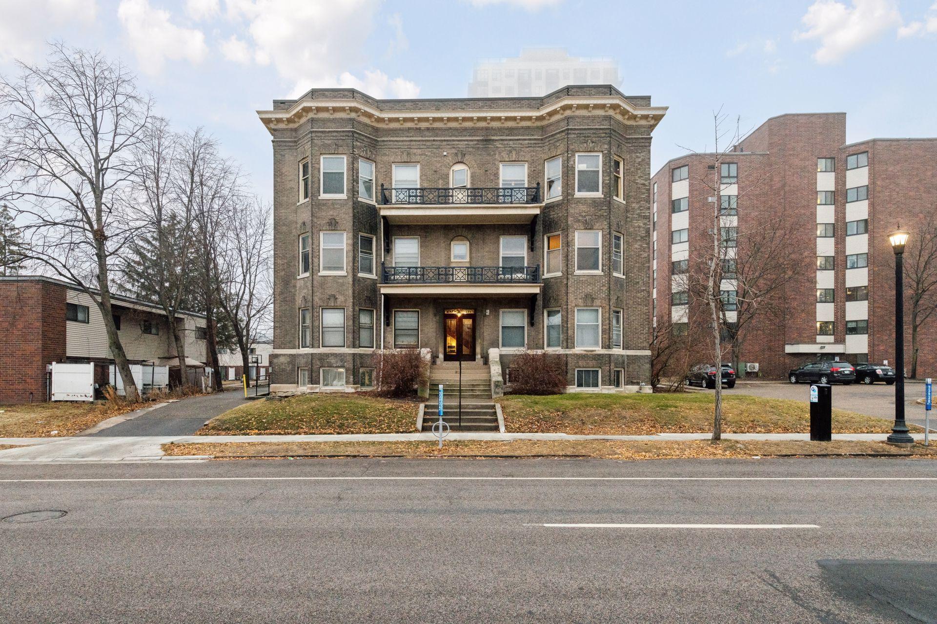 214 4th Street SE