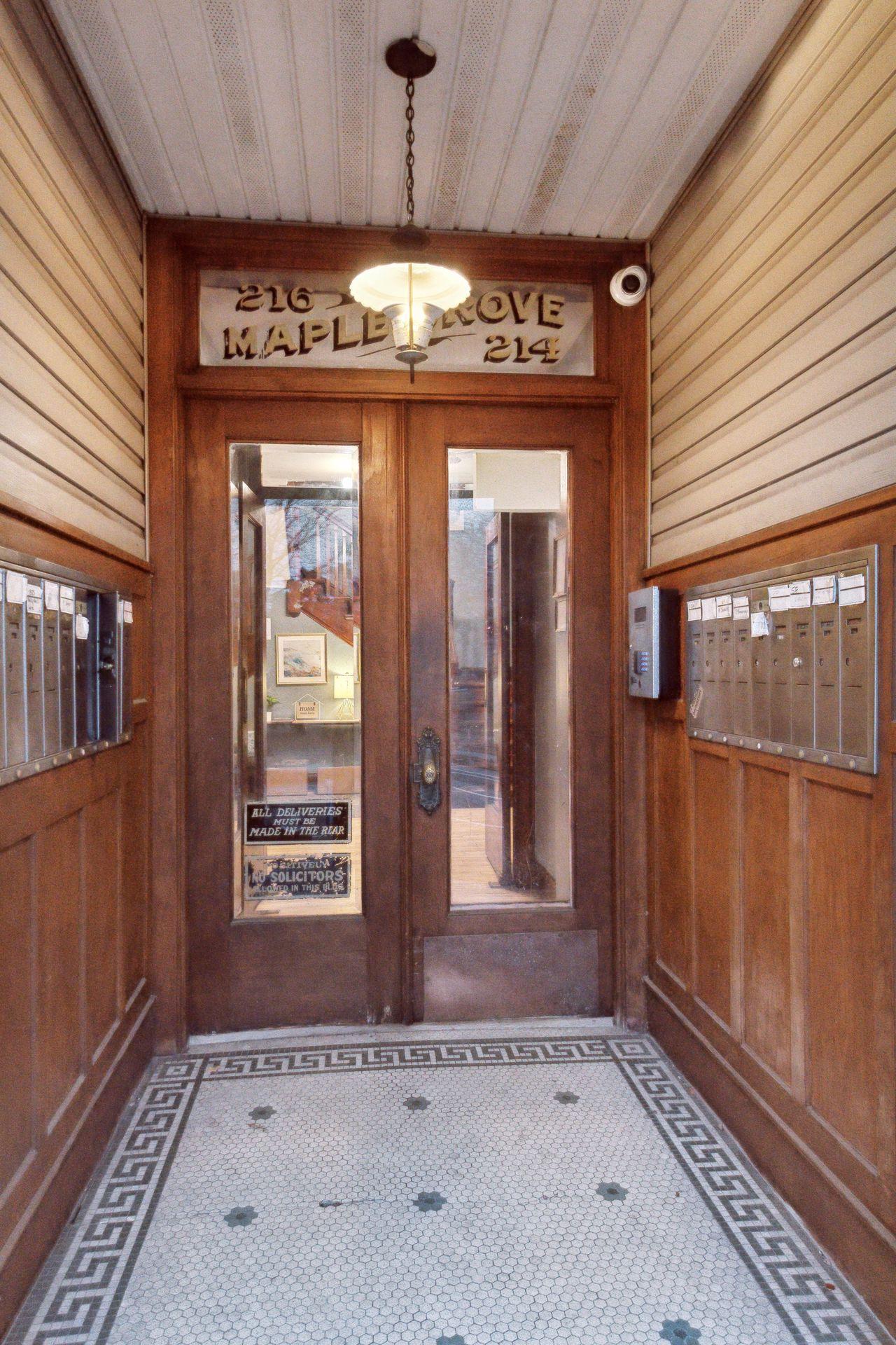 214 4th Street SE