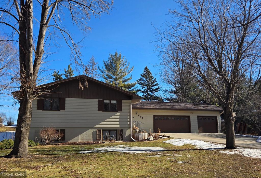 Photo of 400 Edgewood Drive, Glencoe, MN 55336 (MLS # 7021612)