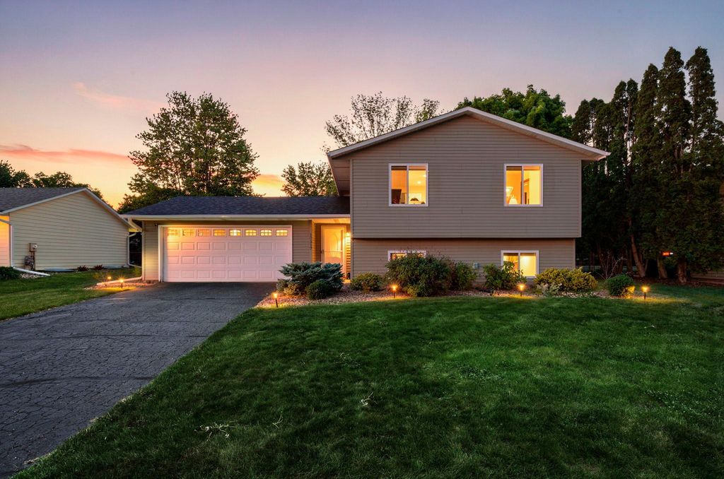 Photo of 10517 Aquila Avenue S, Bloomington, MN 55438 (MLS # 6696255)
