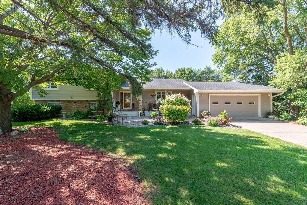 Photo of 20206 Monks Avenue, Mankato, MN 56001 (MLS # 7039255)