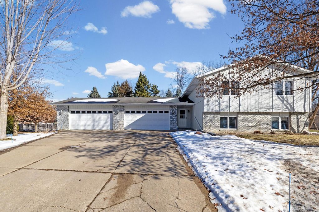Photo of 15165 Ellen Circle SE, Prior Lake, MN 55372 (MLS # 6824480)