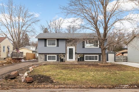 2645 15th Avenue E North Saint Paul MN 55109