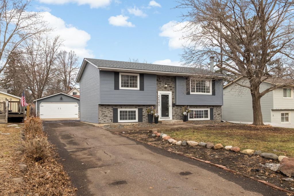 Photo of 2645 15th Avenue E, North Saint Paul, MN 55109 (MLS # 6815398)