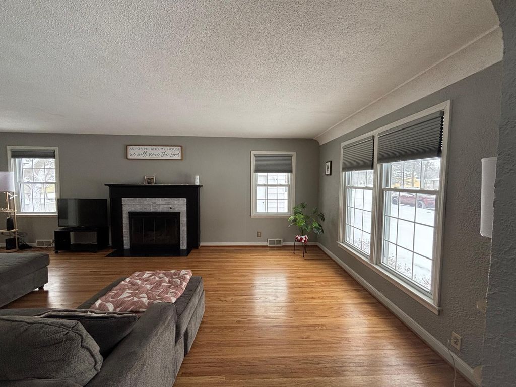 Photo of 520 N 9th Street, Montevideo, MN 56265 (MLS # 7012450)