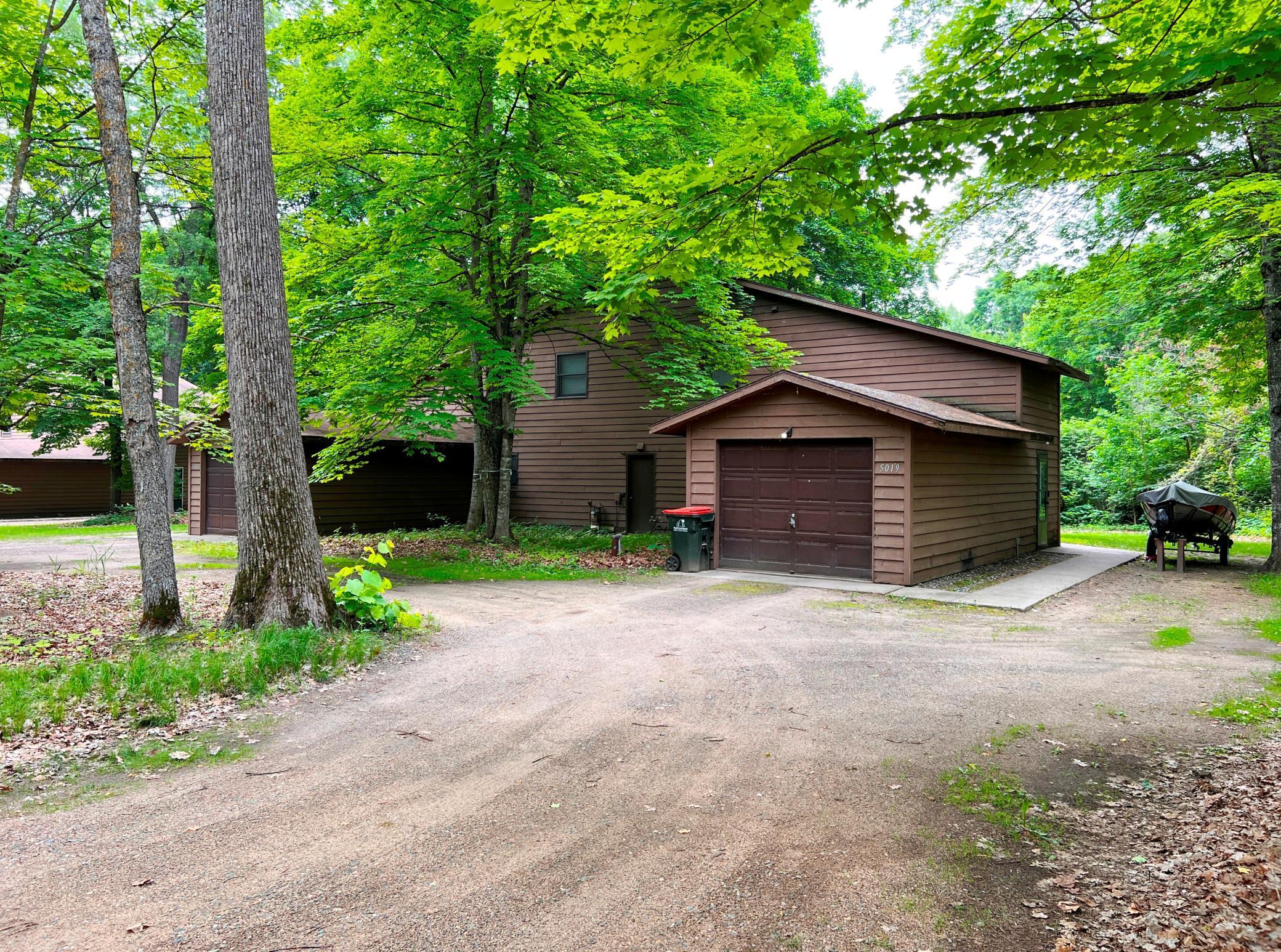 5019/5021 & 5041/5043 Ojibwa Road