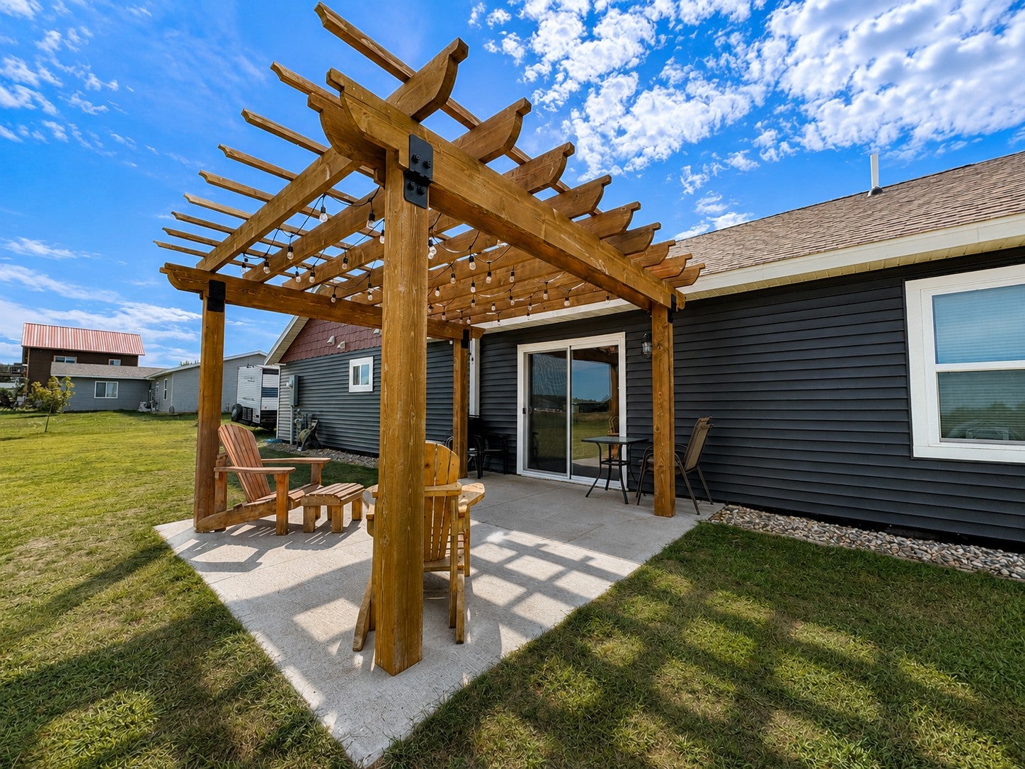 202 Cozy Oak Drive E