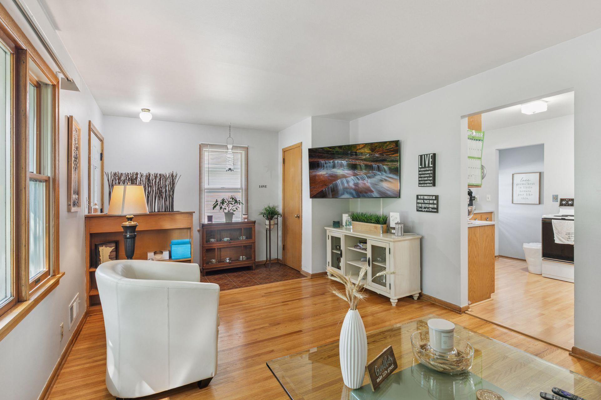 329 & 327 16th Avenue N