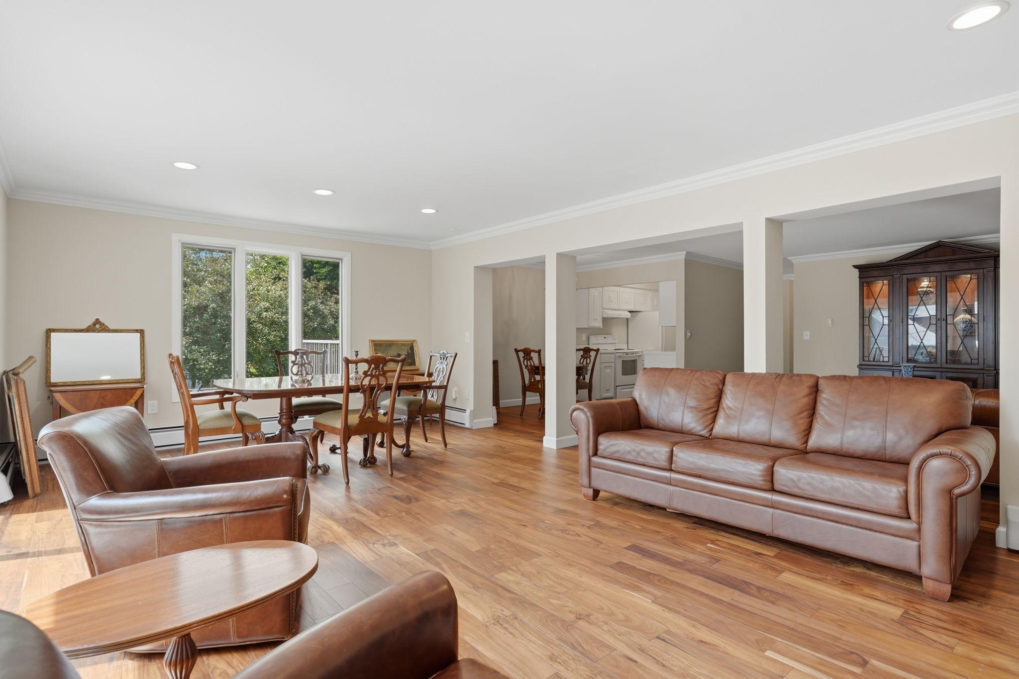456 Summit Avenue 203