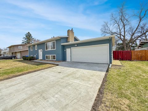 Photo of 1008 24th Avenue S, Fargo, ND 58103 (MLS # 7060769)