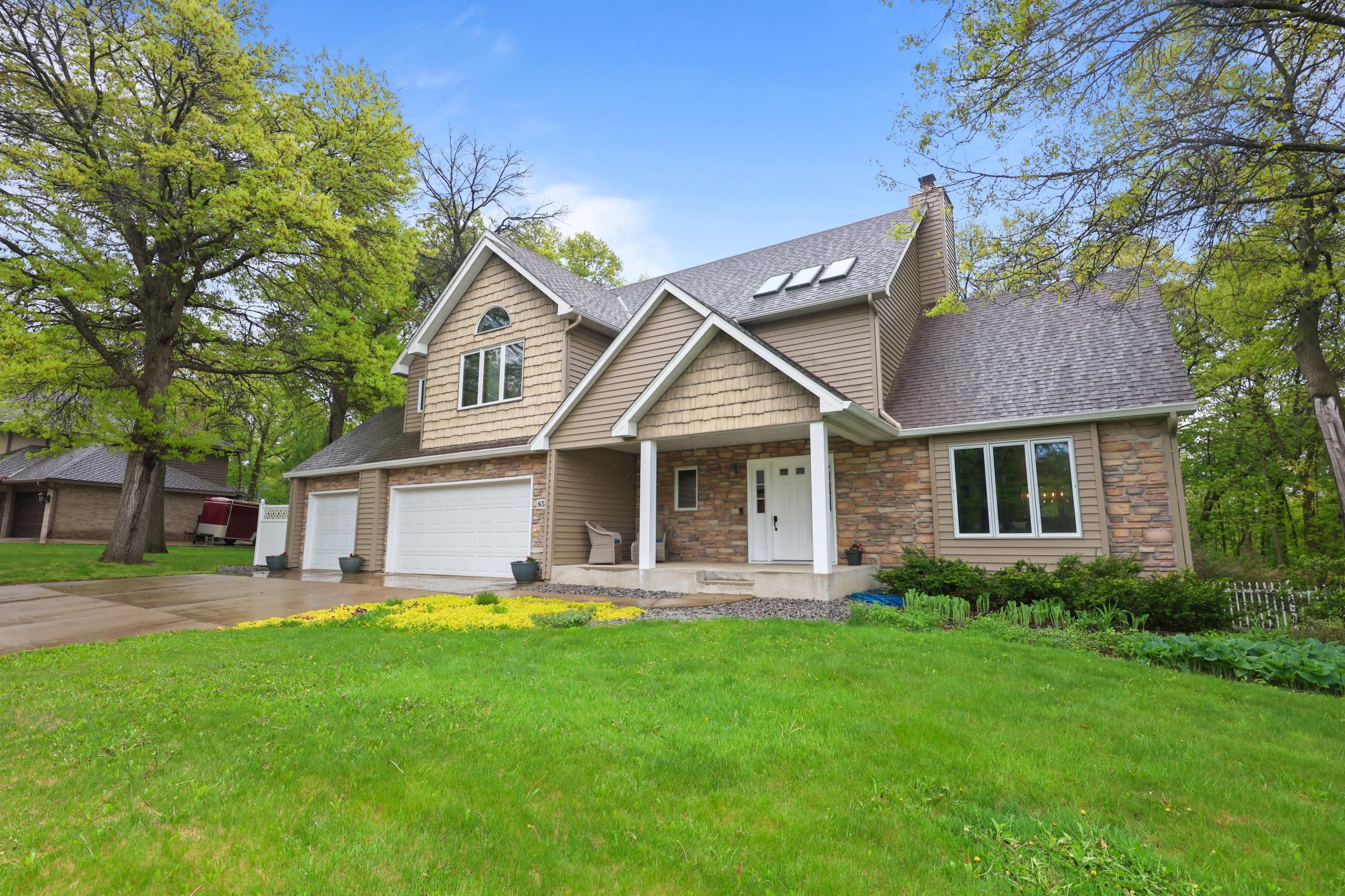 850 Meadowlawn Court