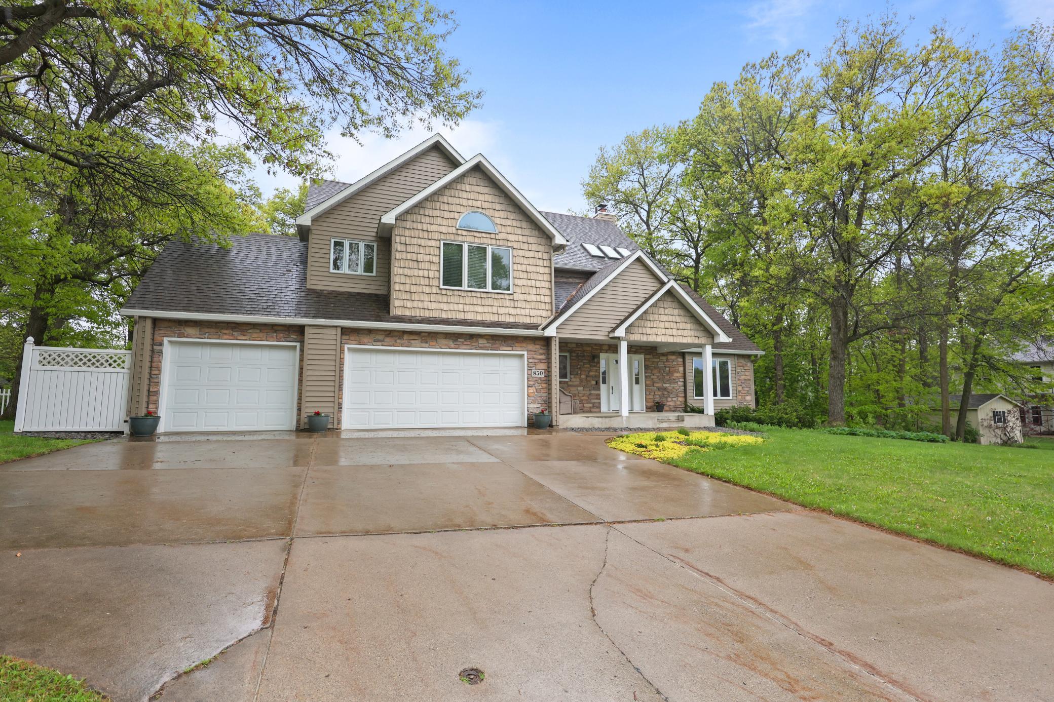 850 Meadowlawn Court