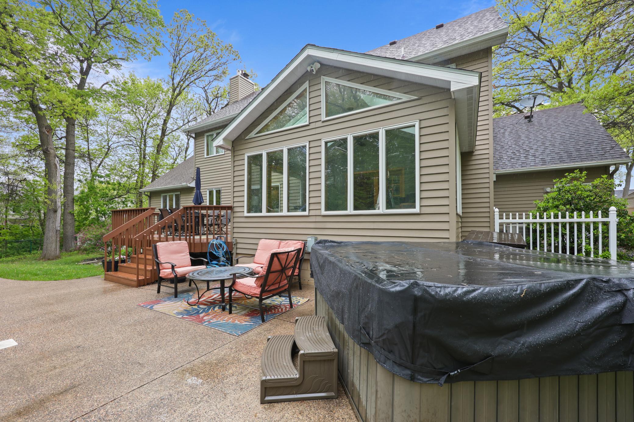 850 Meadowlawn Court