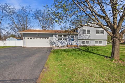 Photo of 16338 Fishing Avenue W, Rosemount, MN 55068 (MLS # 7058801)