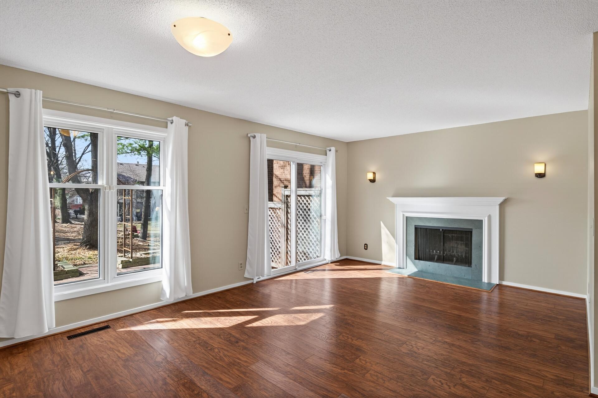 1946 Dupont Avenue S