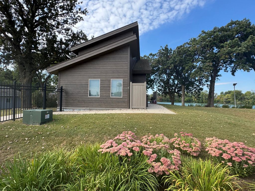 Photo of 445 Lake Avenue #104, Fairmont, MN 56031 (MLS # 7045896)