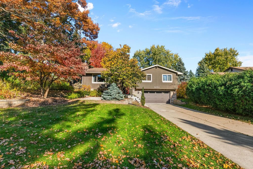 Photo of 1201 Karth Lake Drive, Arden Hills, MN 55112 (MLS # 6813112)