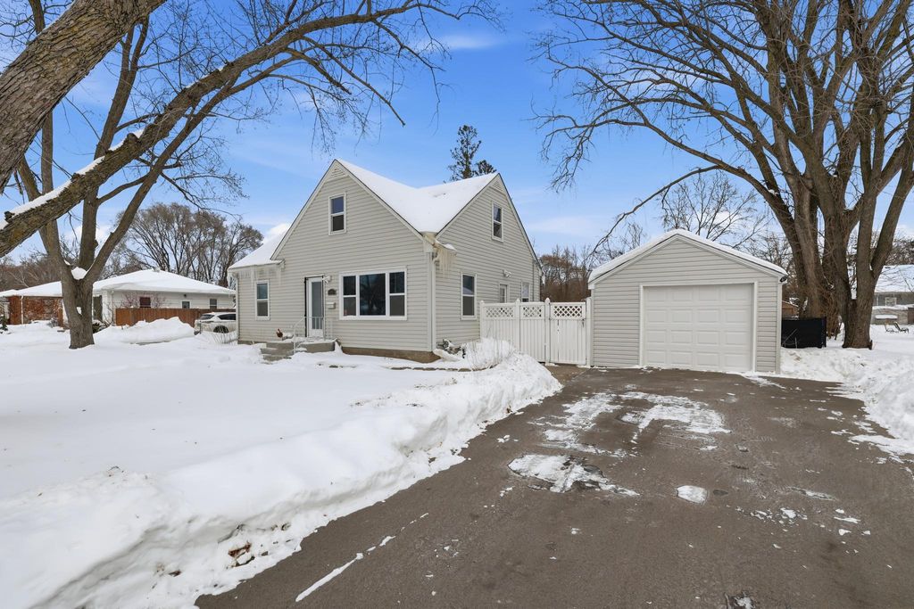Photo of 6006 Bryant Avenue N, Brooklyn Center, MN 55430 (MLS # 6822546)
