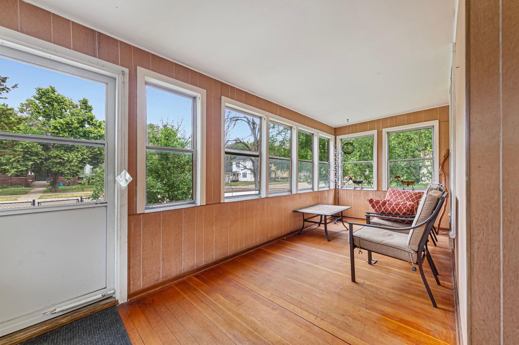 Photo of 904 Central Avenue N, Faribault, MN 55021 (MLS # 7101292)