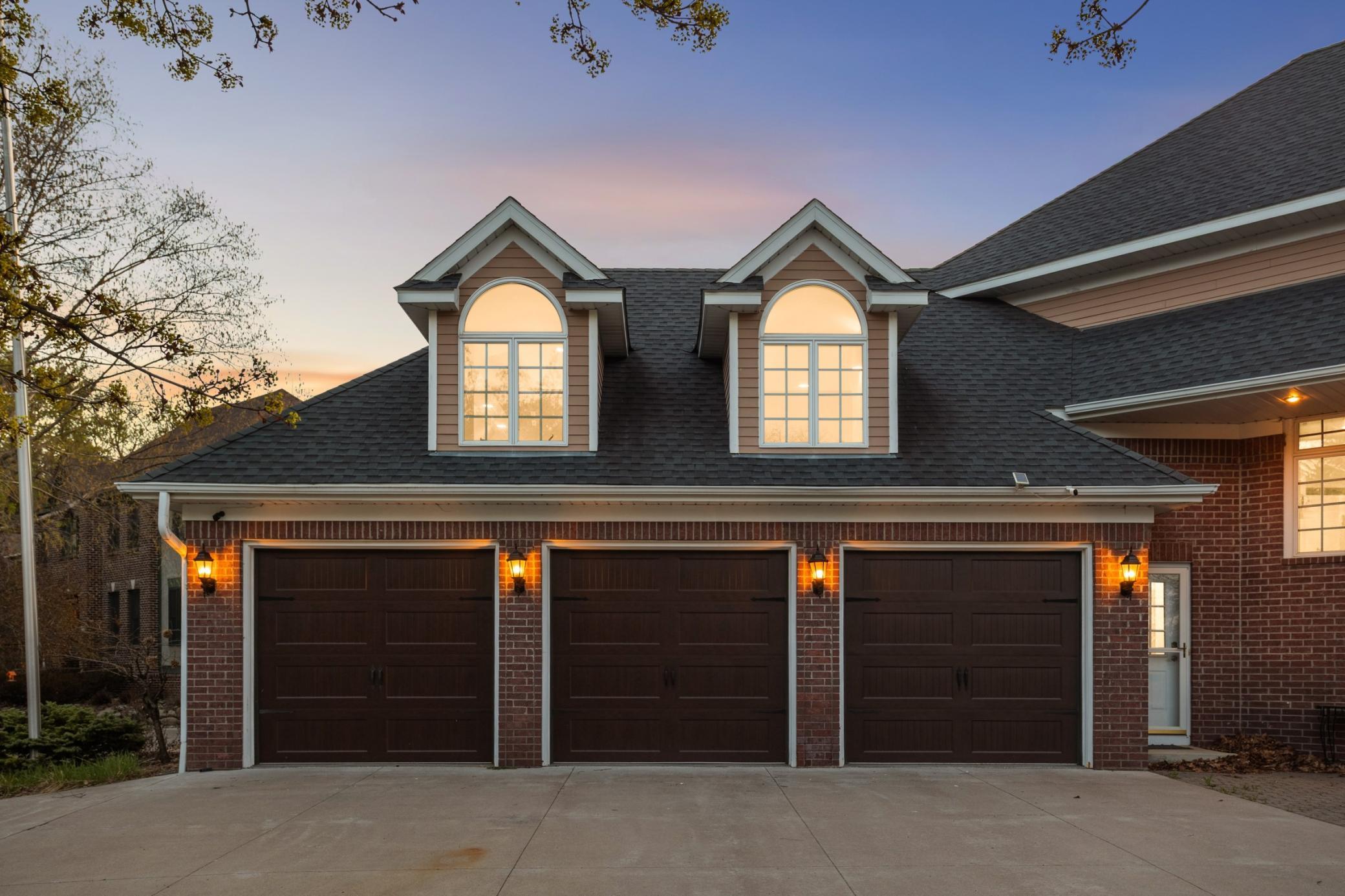 2437 Sunset Court