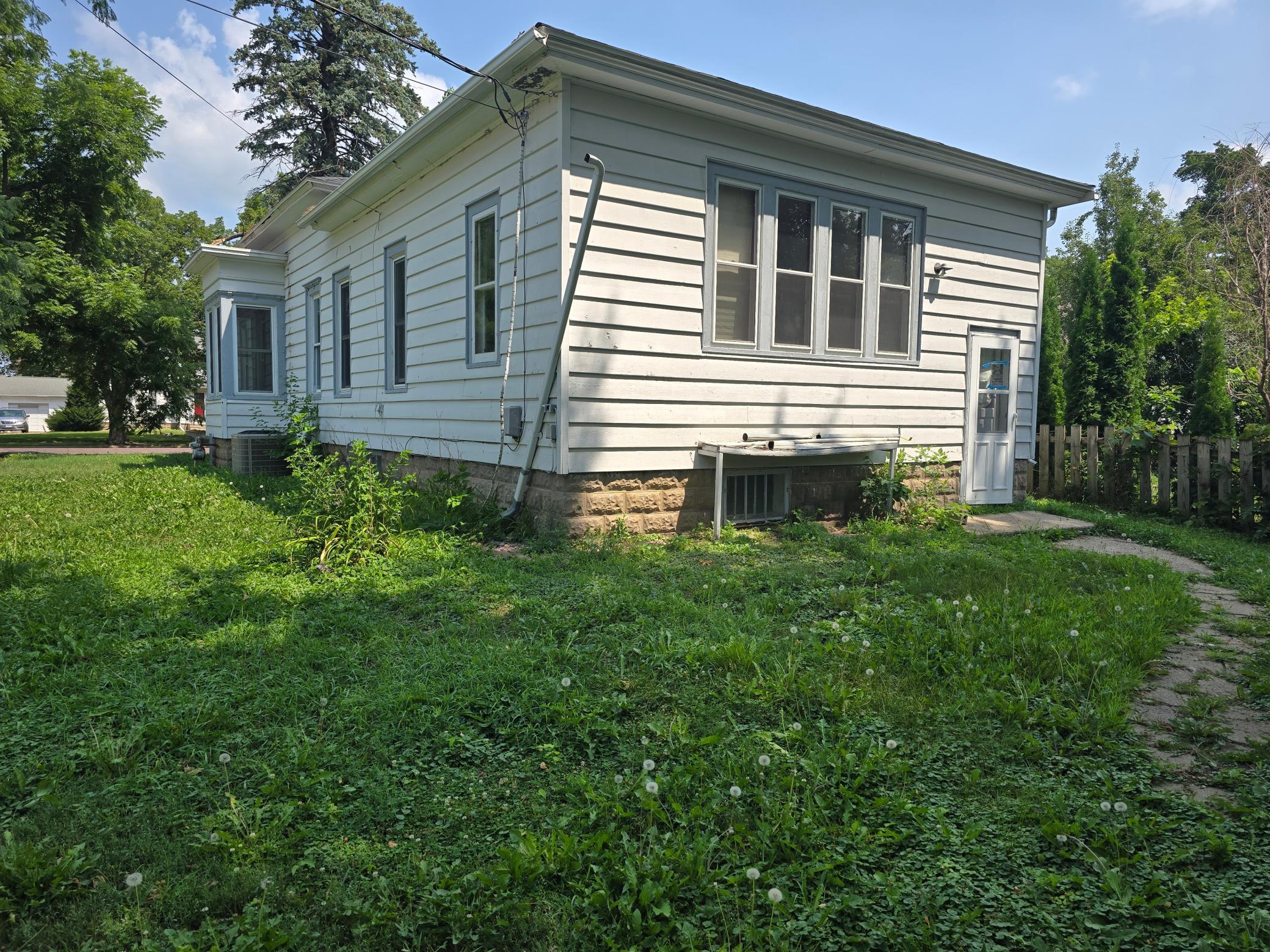 316 E 2nd Street - Photo 2