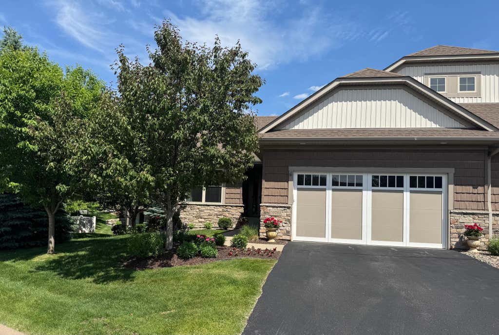 Photo of 10788 Lyndale Bluffs Trail, Bloomington, MN 55420 (MLS # 7088409)