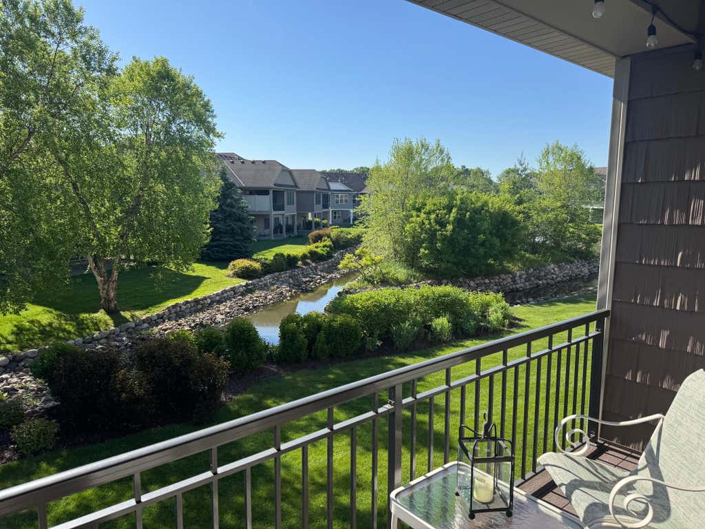 Photo of 10788 Lyndale Bluffs Trail, Bloomington, MN 55420 (MLS # 7088409)