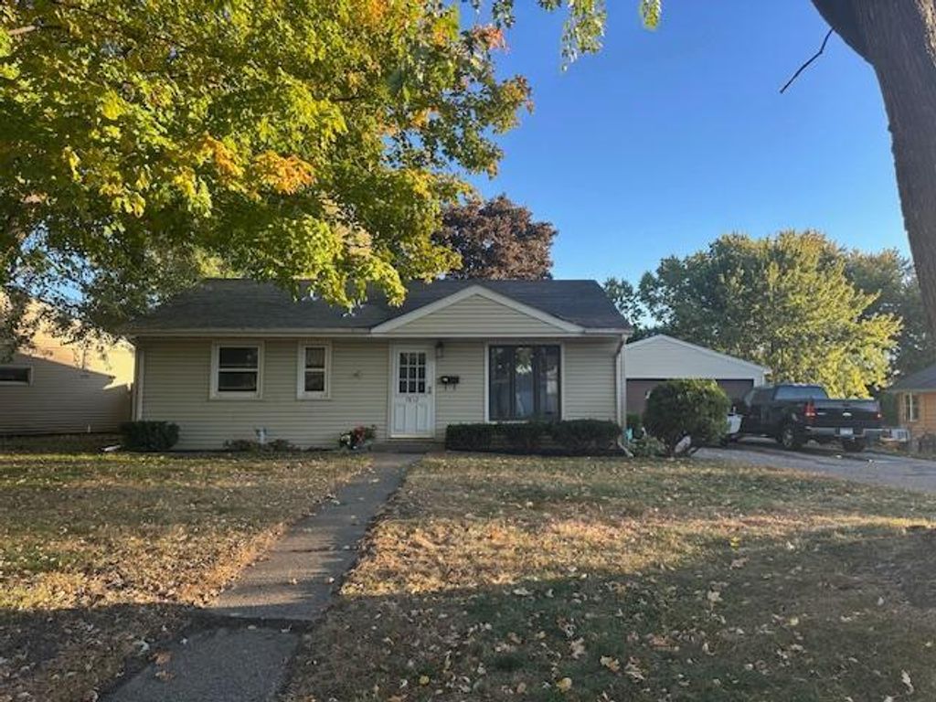Photo of 7832 58th Place N, Crystal, MN 55428 (MLS # 6809812)