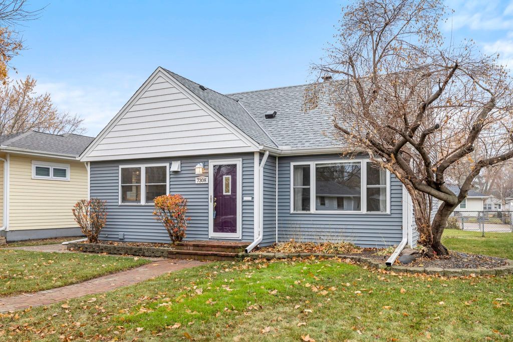 Photo of 7308 Clinton Avenue, Richfield, MN 55423 (MLS # 6818103)