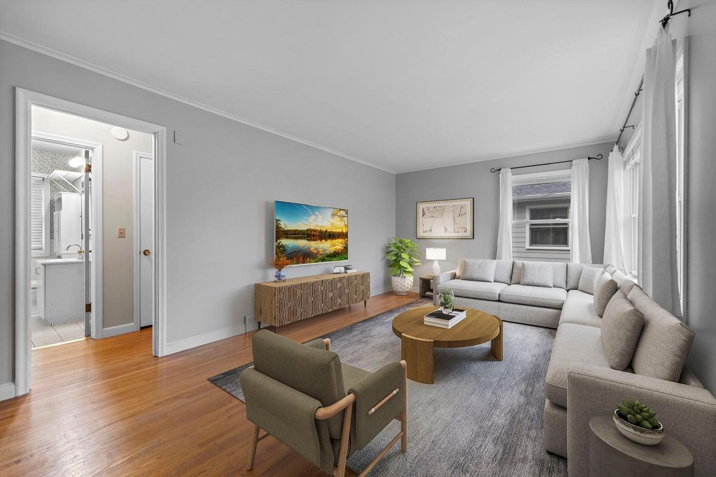 Photo of 7308 Clinton Avenue, Richfield, MN 55423 (MLS # 6818103)