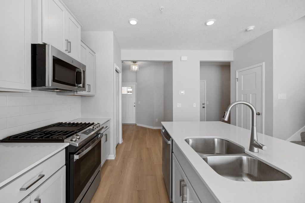 Photo of 1007 130th Court E, Rosemount, MN 55068 (MLS # 7035998)