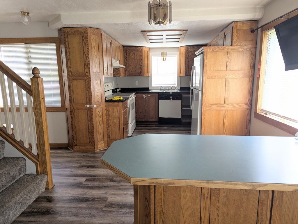 Photo of 907 2nd Avenue NW, Faribault, MN 55021 (MLS # 7072340)