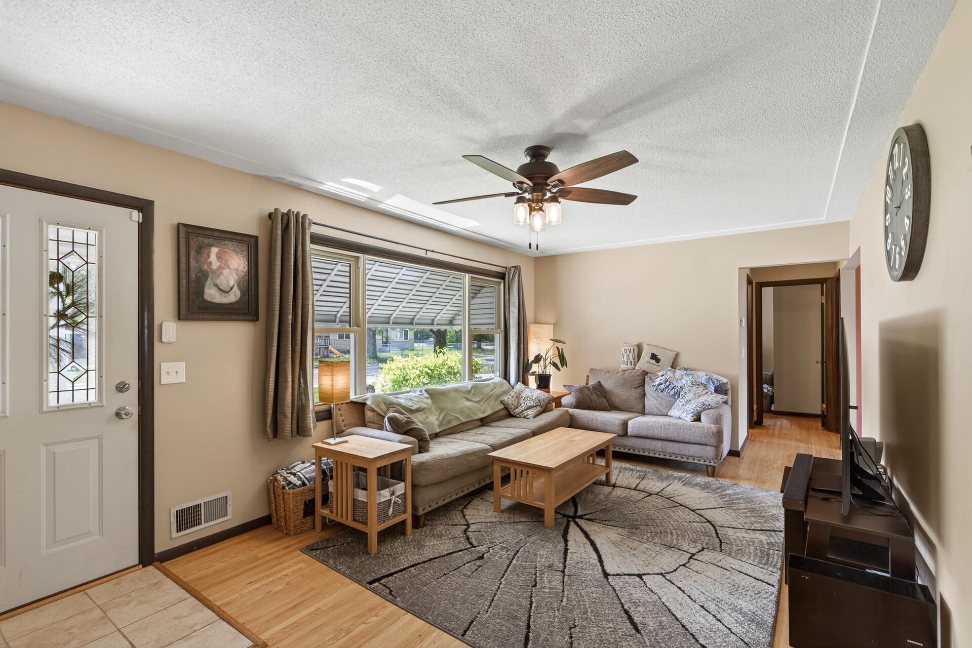 6206 47th Avenue N - Photo 3