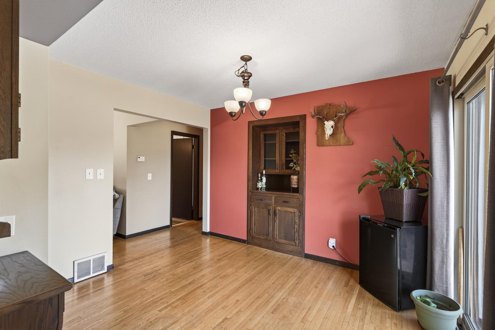 6206 47th Avenue N - Photo 4