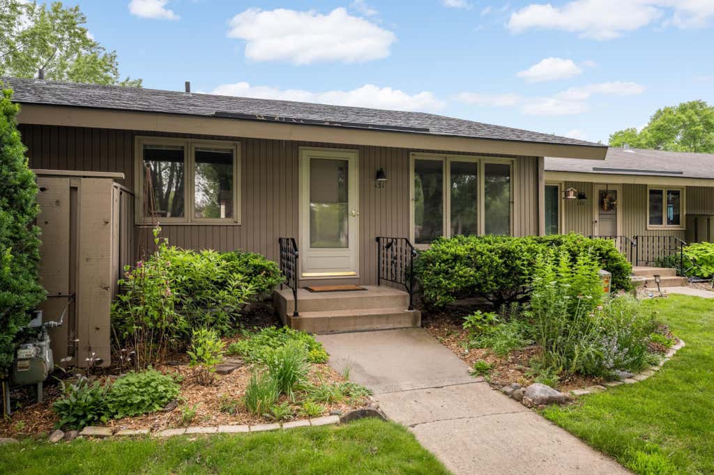 Photo of 131 Windsor Court, New Brighton, MN 55112 (MLS # 7085350)