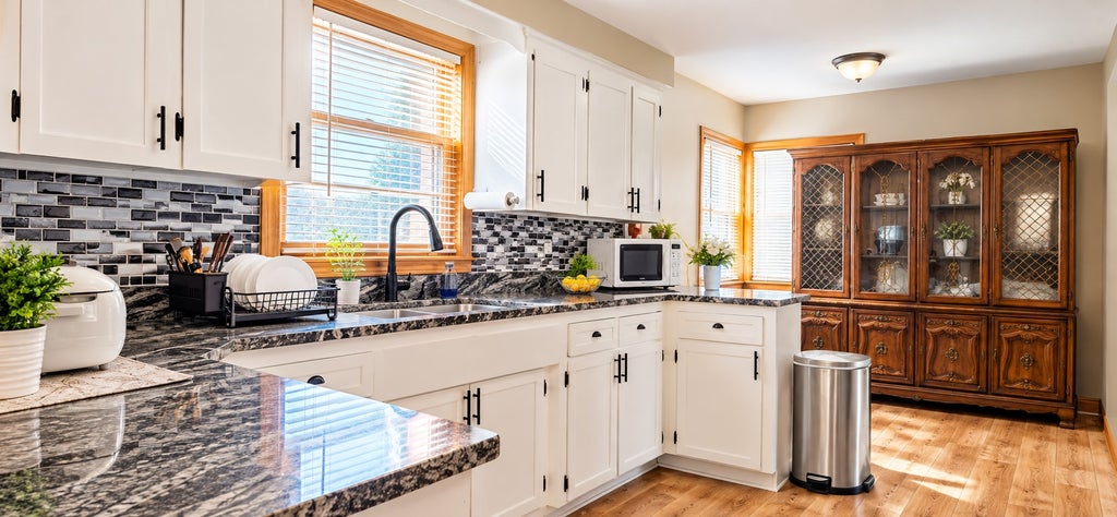 Photo of 1796 Hawthorne Avenue E, Saint Paul, MN 55119 (MLS # 7161780)