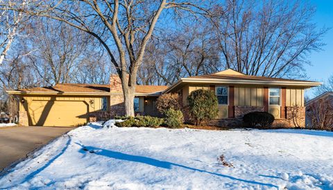 2888 Bartelmy Lane Maplewood MN 55109