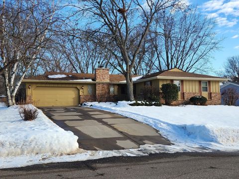 2888 Bartelmy Lane Maplewood MN 55109