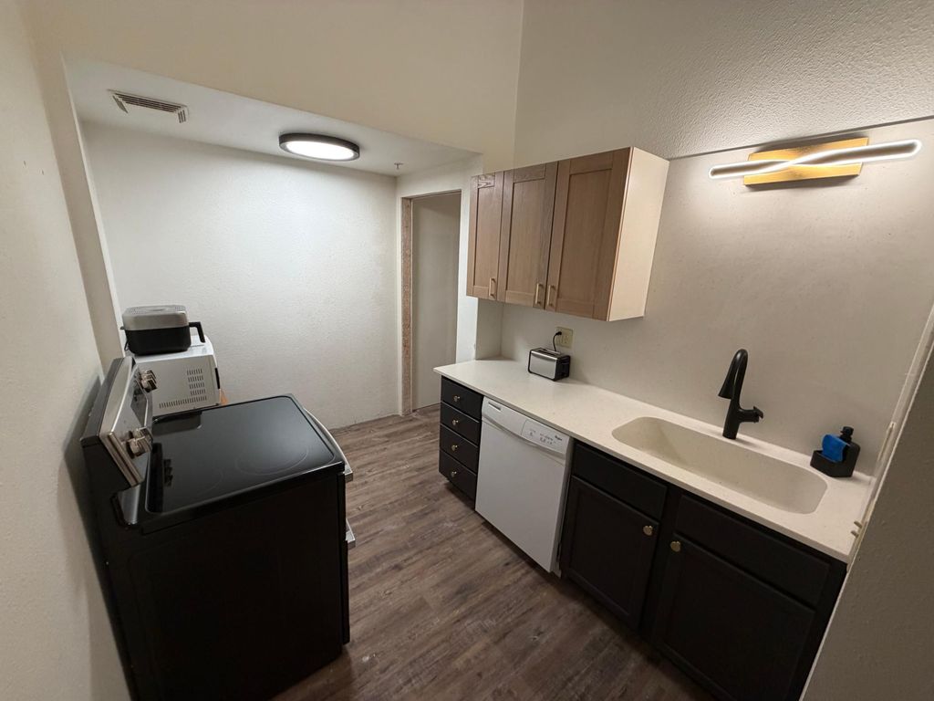 Photo of 542 Benson Avenue SW #ensuite 220, Willmar, MN 56201 (MLS # 7018089)