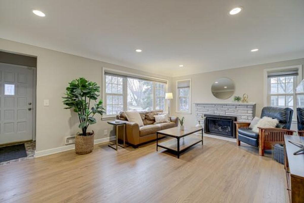 Photo of 4752 York Avenue S, Minneapolis, MN 55410 (MLS # 7016890)