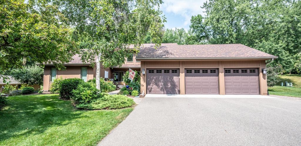 Photo of 18425 Jamaica Path, Lakeville, MN 55044 (MLS # 7110977)
