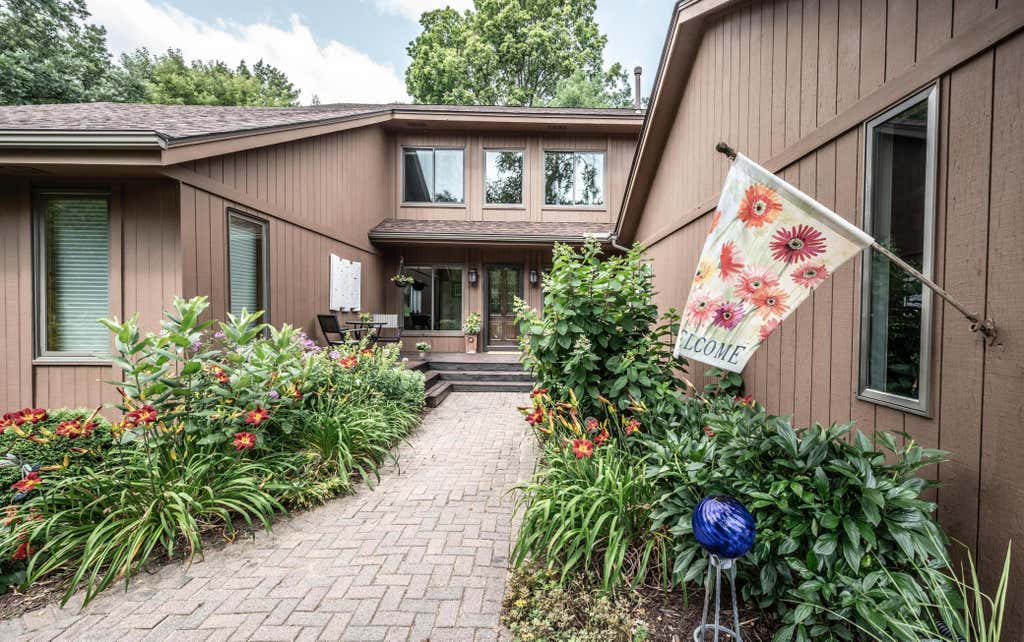 Photo of 18425 Jamaica Path, Lakeville, MN 55044 (MLS # 7110977)