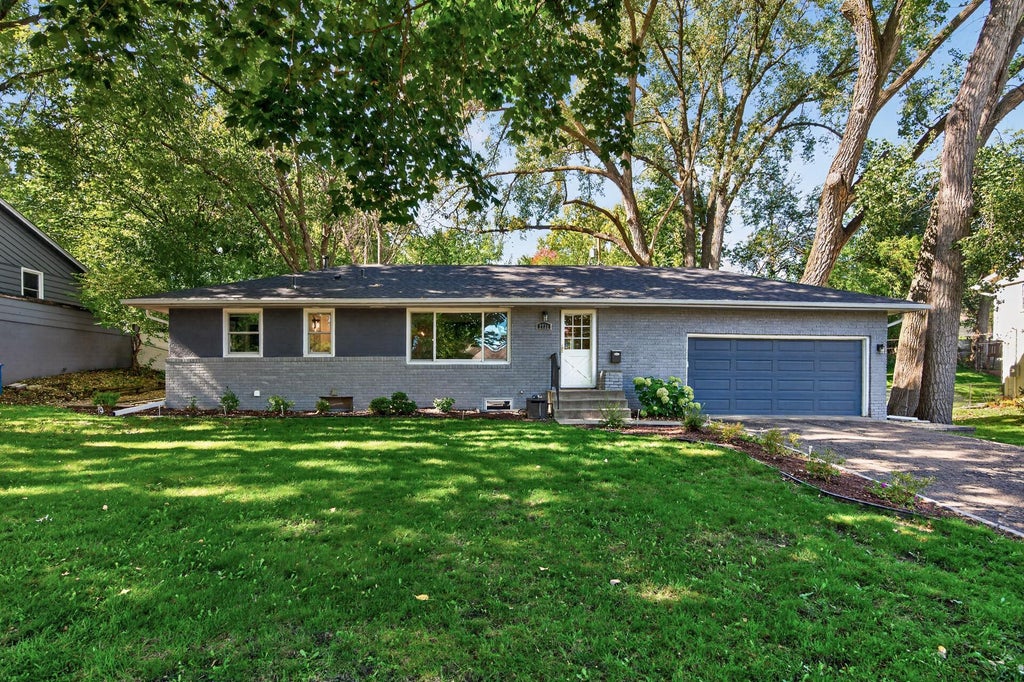 Photo of 2731 Lee Avenue N, Golden Valley, MN 55422 (MLS # 7155941)
