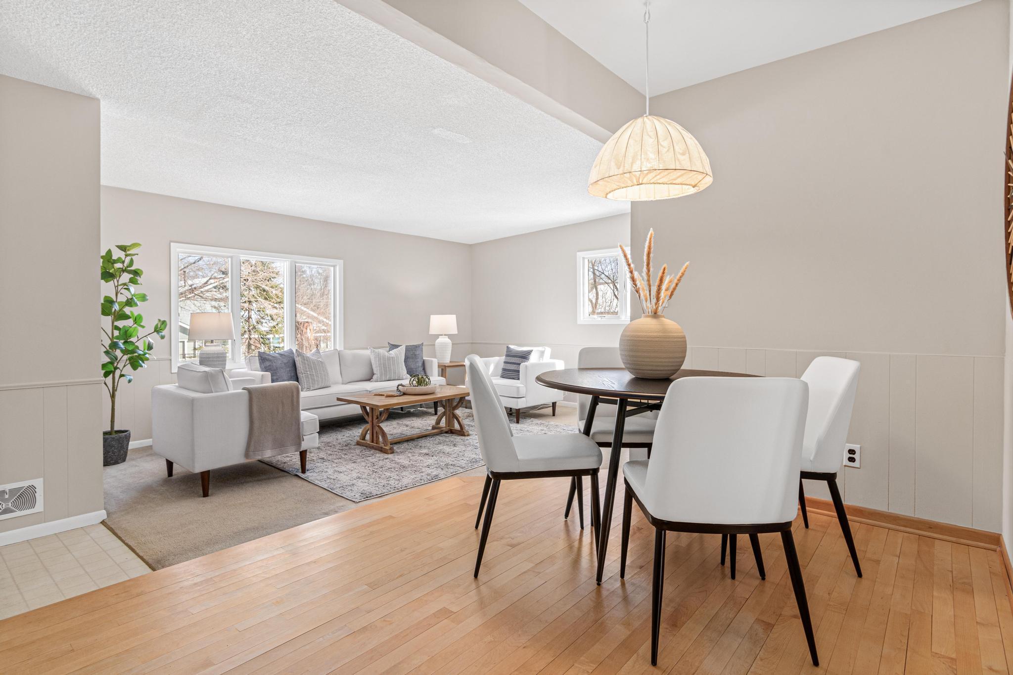 1127 Oakcrest Avenue