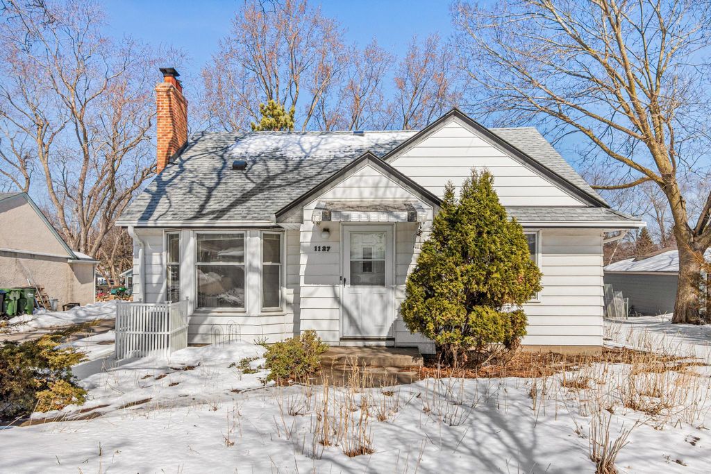 Photo of 1127 Oakcrest Avenue, Roseville, MN 55113 (MLS # 7017769)