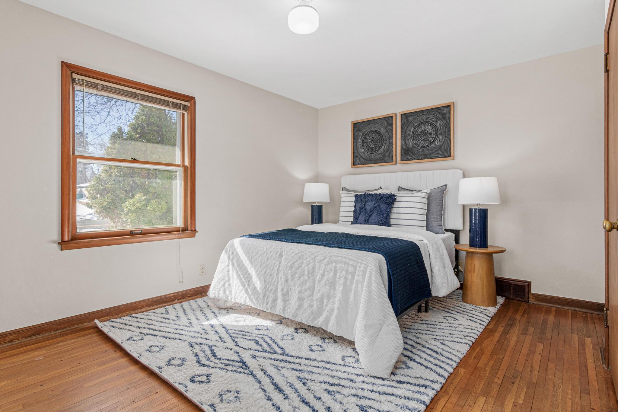 1127 Oakcrest Avenue